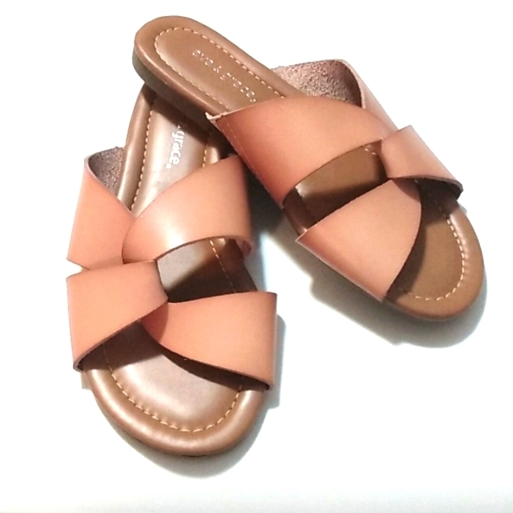 AVA & GRACE MARGOT CUT-OUT CROSSOVER STRAPS SANDALS SIZE 6 NWT